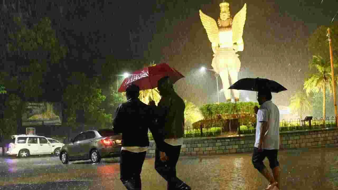 Tirumala Rains : తిరుపతిలో జోరున కురుస్తున్న వర్షం