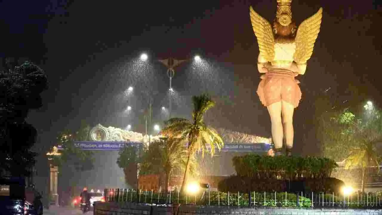 Tirumala Rains : తిరుపతిలో జోరున కురుస్తున్న వర్షం