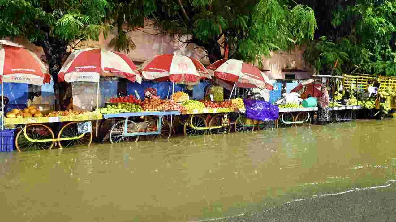 Tirumala Rains : తిరుపతిలో జోరున కురుస్తున్న వర్షం