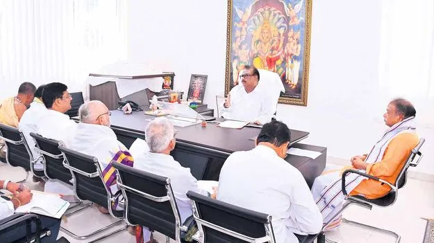  యాదగిరిగుట్టలో శివకేశవులకు విశేష పూజలు 