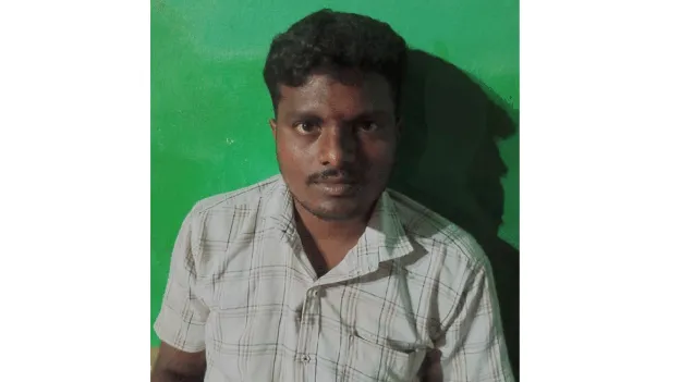 సోలార్‌ ఫెన్సింగ్‌పై పడి రైతు మృతి