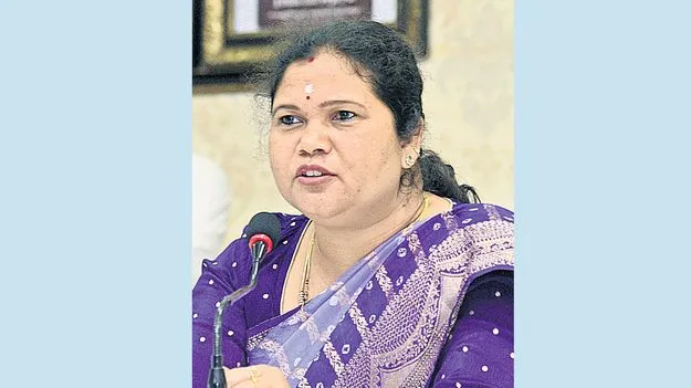 జడ్పీ చైర్‌పర్సన్‌పై చల్లారని అసమ్మతి