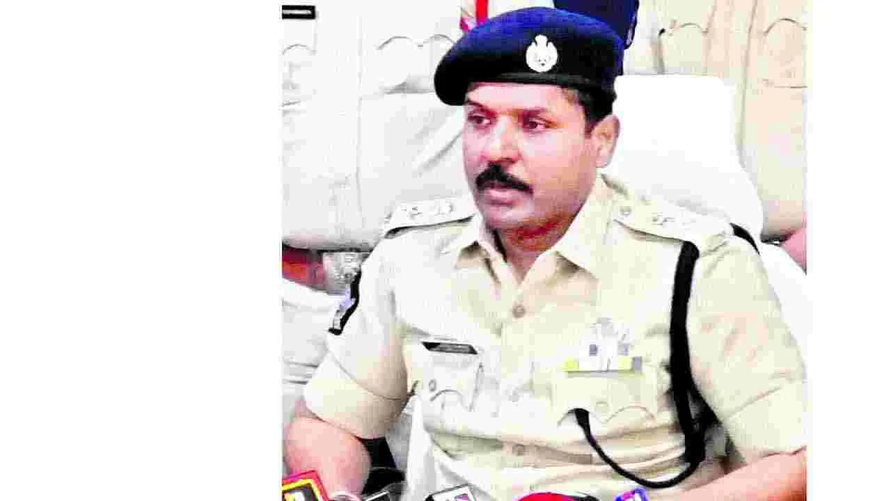 SP Ashok Kumar: పూర్తి భద్రత మధ్య పులివెందుల, ఒంటిమిట్ట జడ్పీటీసీ ఎన్నికలు..