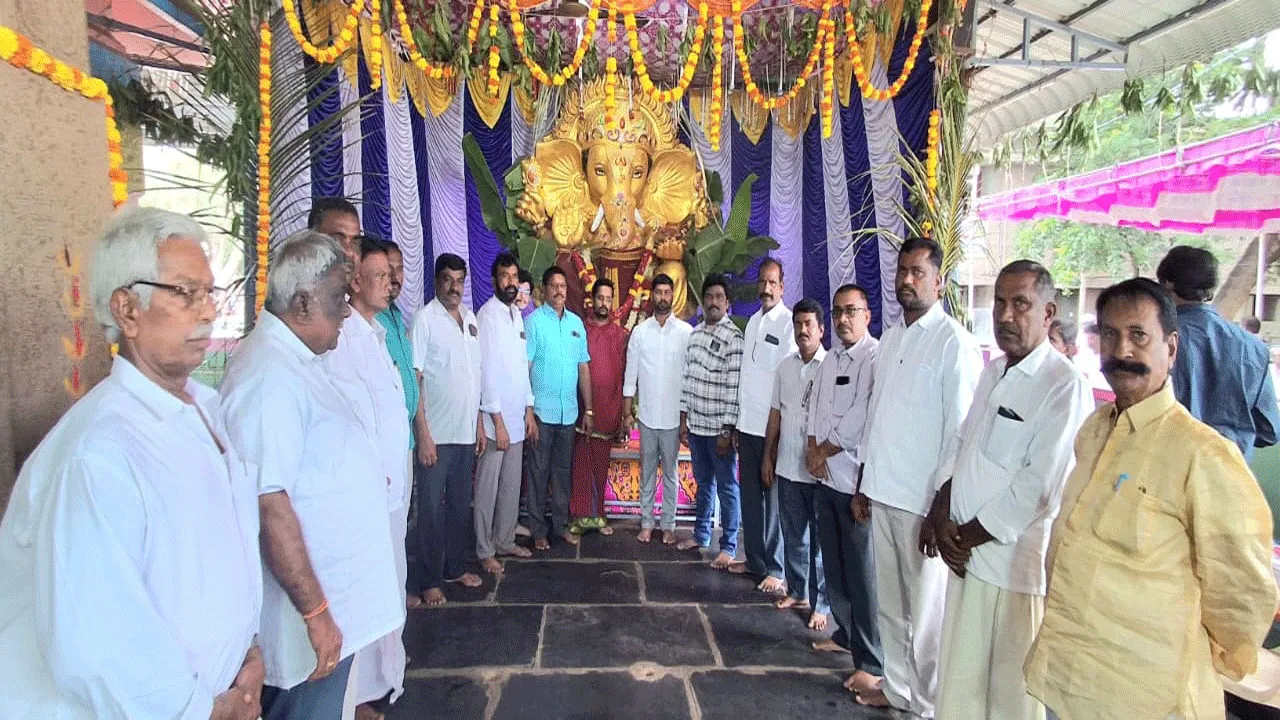 వచ్చాడయ్యో .. సామీ