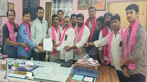 కార్మికుల సమస్యలు పరిష్కరించాలి