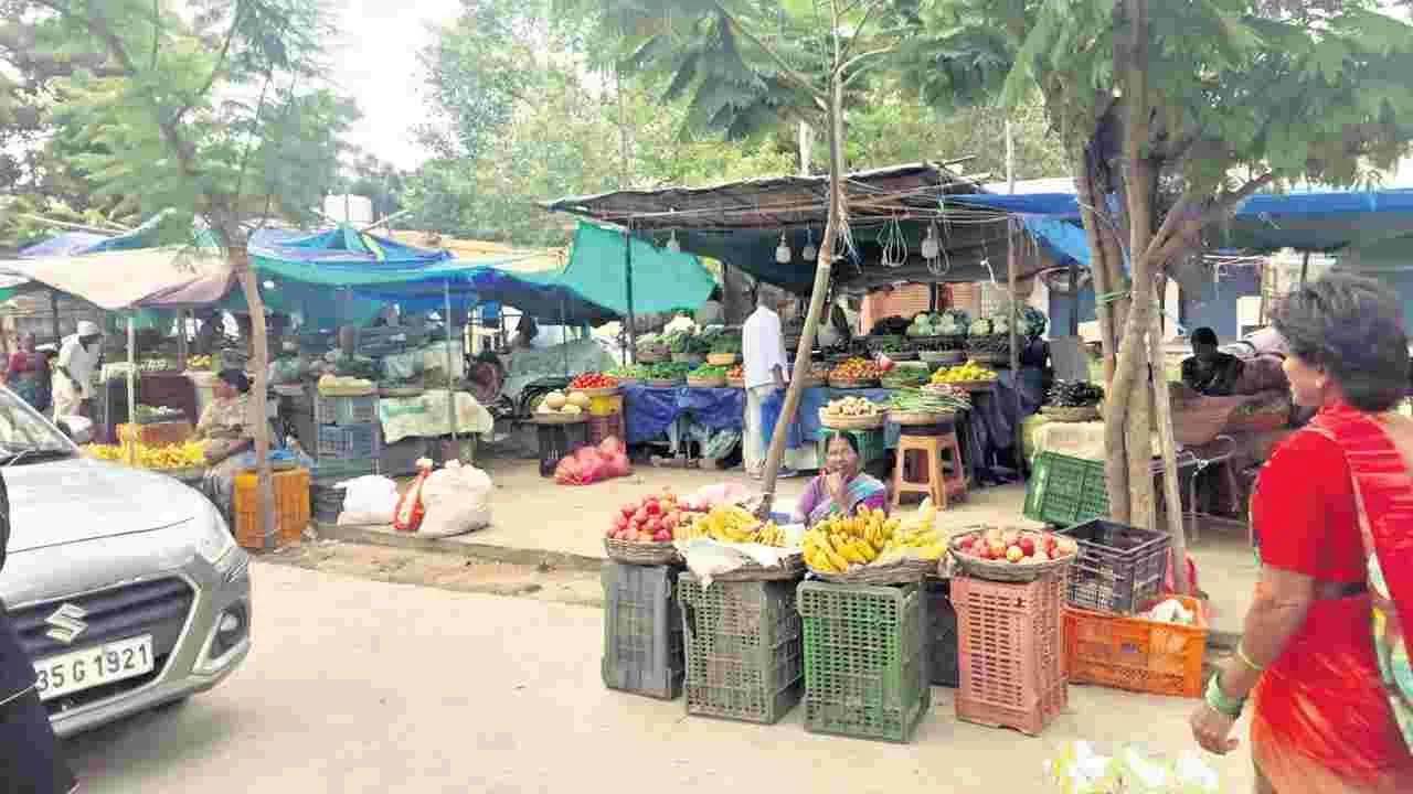  రోడ్డు వెంటే విక్రయాలు