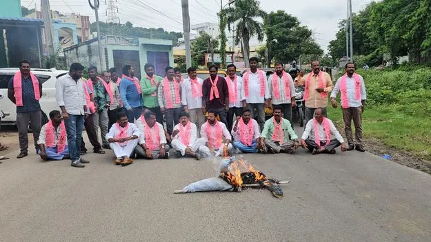 ప్రభుత్వ అసమర్థతతోనే యూరియా కొరత