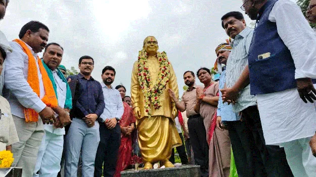 kumaram bheem asifabad-కోట్నాక భీంరావు ఆశయాల సాధనకు పాటుపడాలి