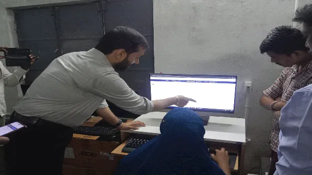 kumaram bheem asifabad- విద్యార్థులకు కంప్యూటర్‌ విద్య అందించాలి