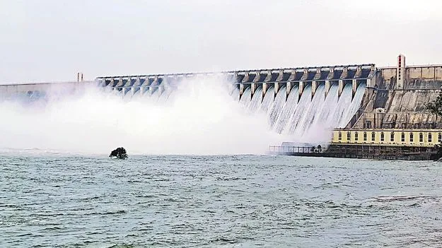 Nagarjuna Sagar: శ్రీశైలం ప్రాజెక్టుకు అదే ఉధృతి