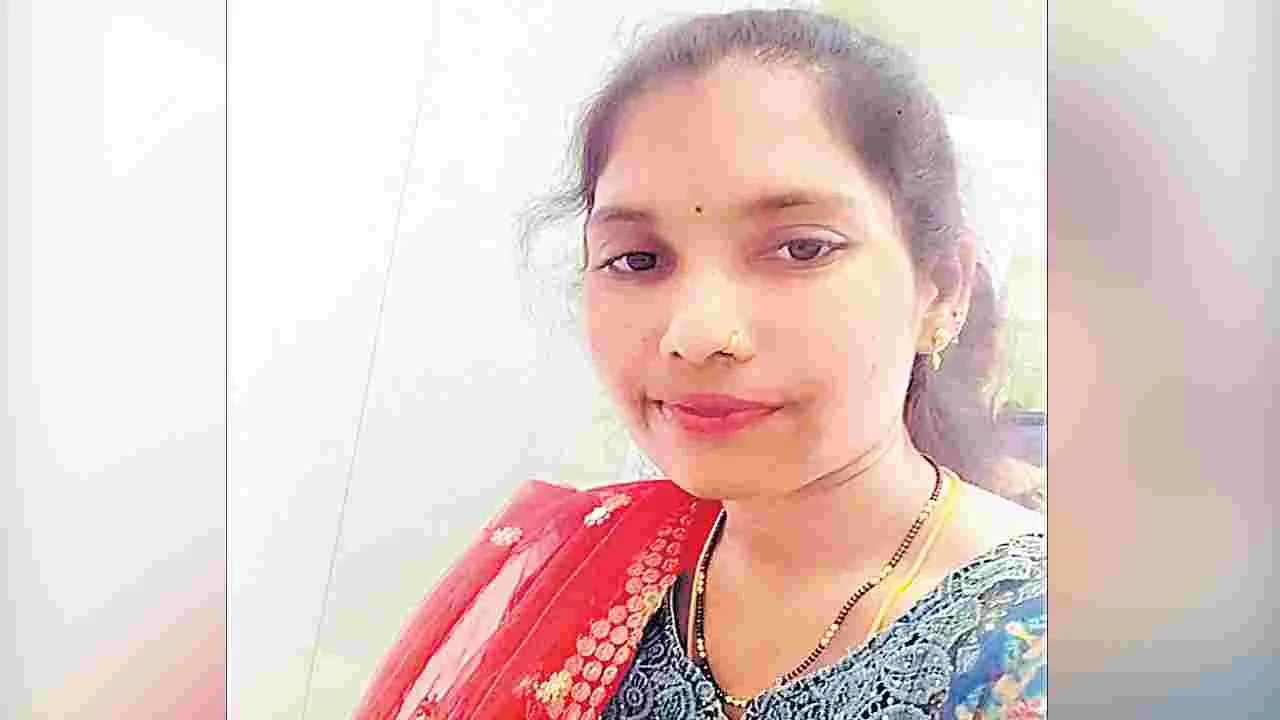 Suspicion of Infidelity: వివాహేతర సంబంధం అనుమానంతో భార్యను కడతేర్చిన భర్త