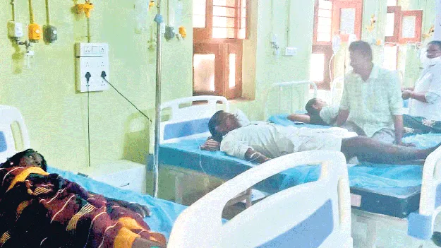 పల్లె ప్రజలను వణికిస్తున్న జ్వరాలు