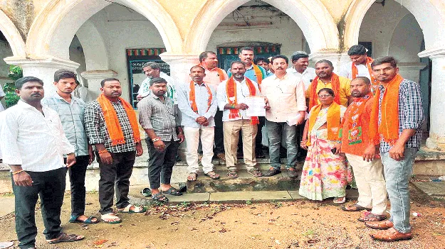 ప్రజలతో కలిసి అడ్డుకుంటాం