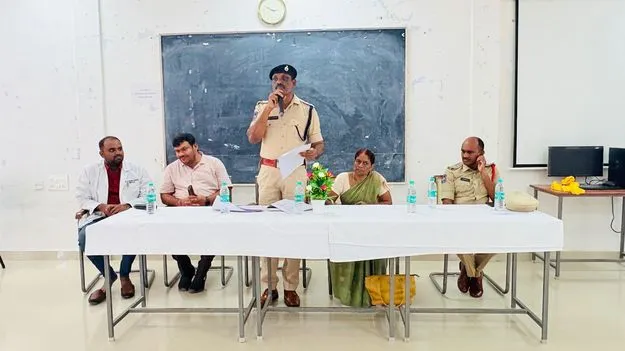 ర్యాగింగ్‌తో జీవితం అంధకారం చేసుకోవద్దు