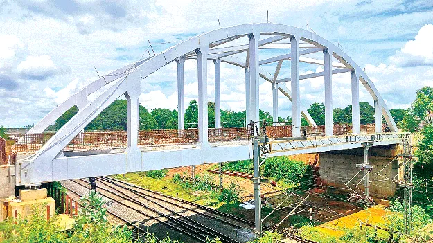 రెండున్నరేళ్లయినా పూర్తికాలే!