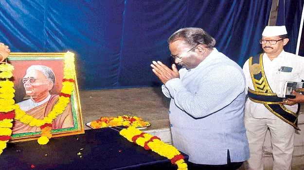   టంగుటూరి జీవితం భావితరాలకు ఆదర్శం 