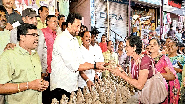 మట్టి వినాయకుడిని పూజిద్దాం