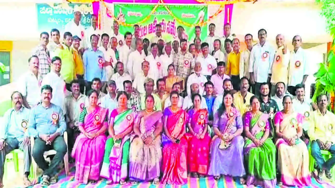 ALUMNI: పూర్వ విద్యార్థుల సమ్మేళనం 