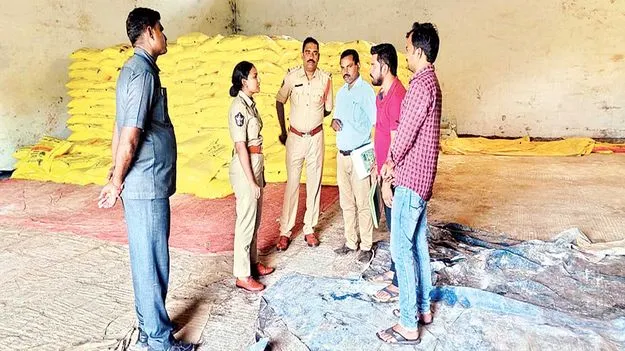 యూరియాను అక్రమంగా తరలిస్తే చర్యలు 