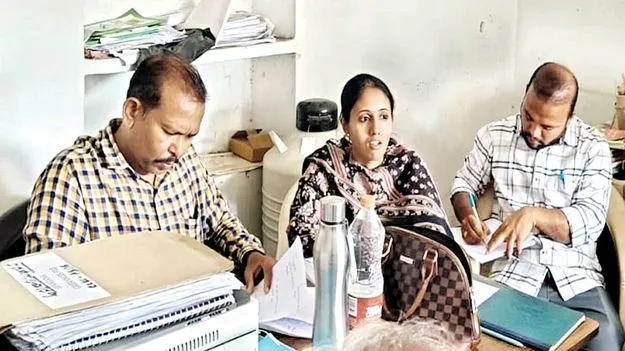 పసురపాడు వీహెచ్‌ఏ సస్పెన్షన్‌ 