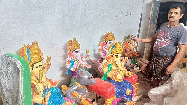 Vinayaka idols: మనుషులు చేసిన దేవుడు!