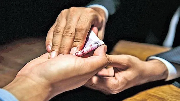 Corruption: తెలంగాణ వచ్చాక అధికారుల్లో పెరిగిన అవినీతి