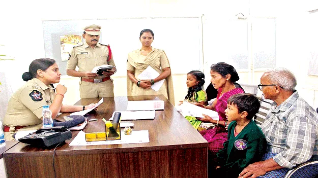 ఫిర్యాదులను పరిష్కరించాలి: ఏఎస్పీ 