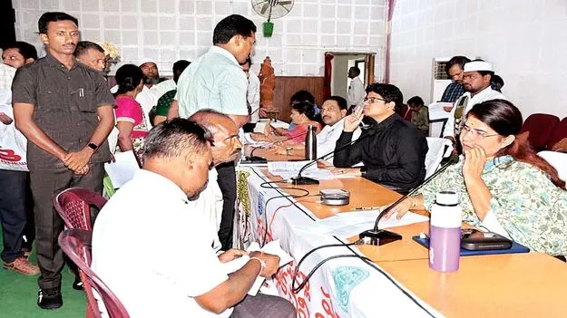 ప్రజా ఫిర్యాదుల పరిష్కార వేదికకు 334 అర్జీలు