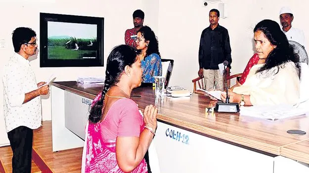 పీజీఆర్‌ఎస్‌ అర్జీలను త్వరగా క్లియర్‌ చేయాలి