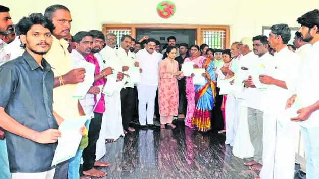 MLA: పేద కుటుంబాలకు చంద్రబాబు అండ