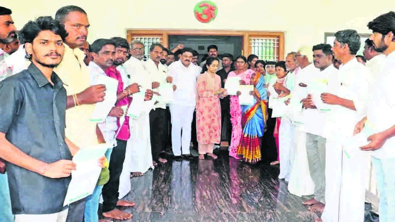 MLA: పేద కుటుంబాలకు చంద్రబాబు అండ