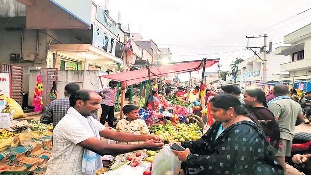 మార్కెట్‌కు చవితి శోభ