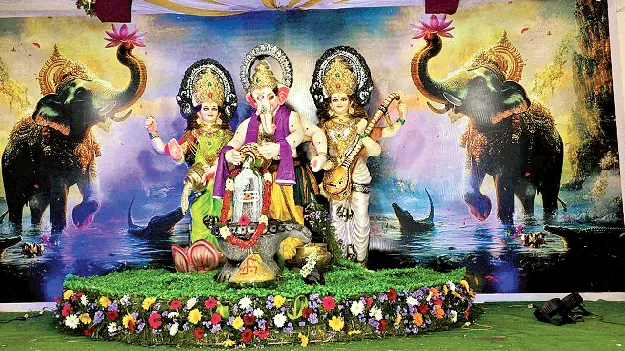 పూజలందుకున్న వినాయకుడు