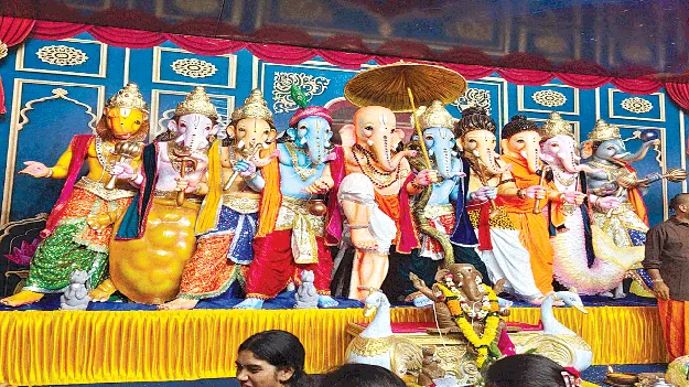 established ganesh ideals కొలువుదీరిన గణపతులు