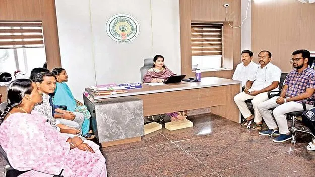 అర్జీదారులు సంతృప్తి చెందేలా సమస్యల పరిష్కారం