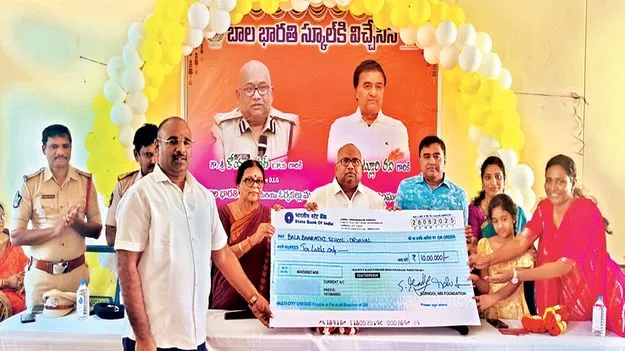    ఇష్టంతో చదివి ఉన్నత శిఖరాలను అధిరోహించాలి 