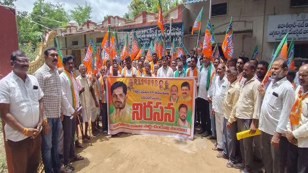   ఆరు గ్యారంటీలను ప్రభుత్వం అమలు చేయాలి  