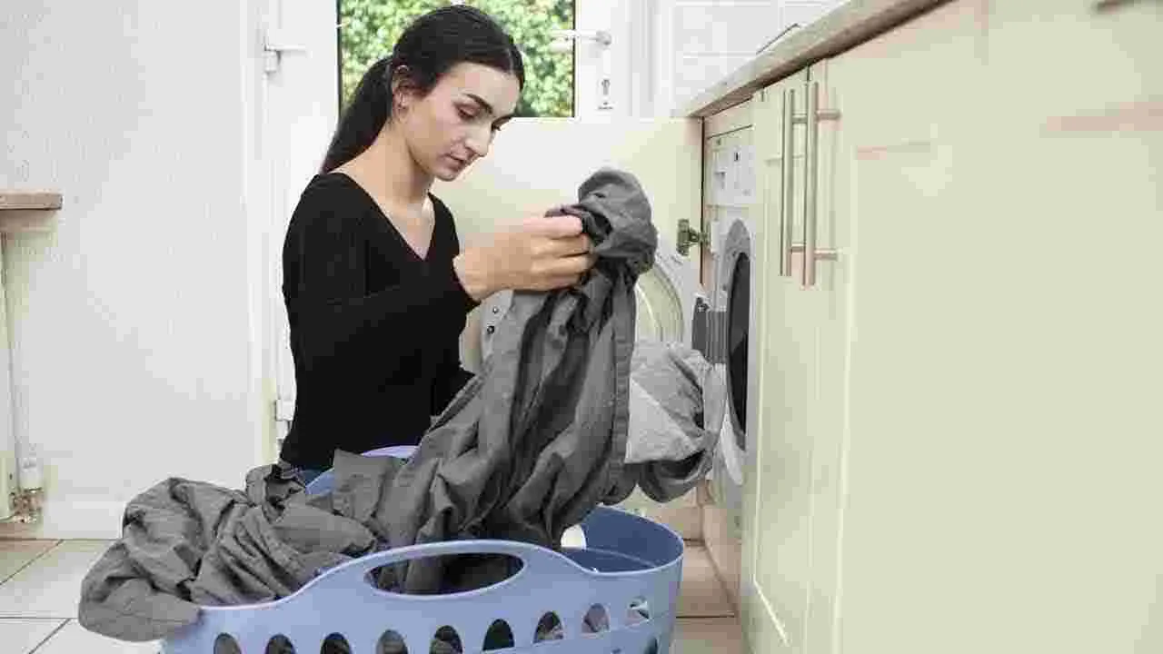 Clean Blankets: దుప్పట్లు శుభ్రమేనా