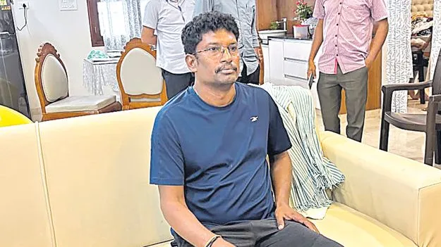 ACB Raids: అక్రమాస్తుల కేసులో ఖిలా వరంగల్‌ తహసీల్దార్‌ అరెస్టు