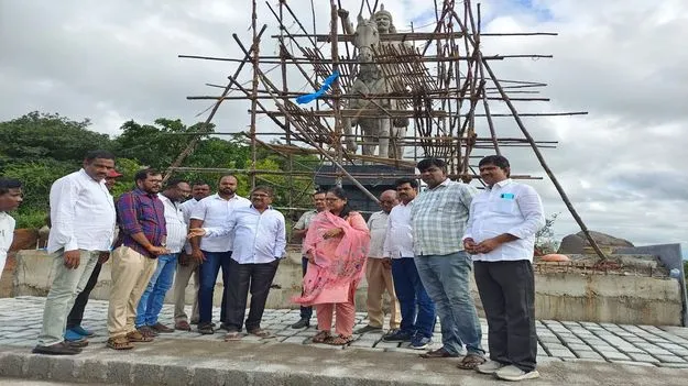 Karimnagar: బొమ్మలకుంట చెరువును పరిశీలించిన అదనపు కలెక్టర్‌