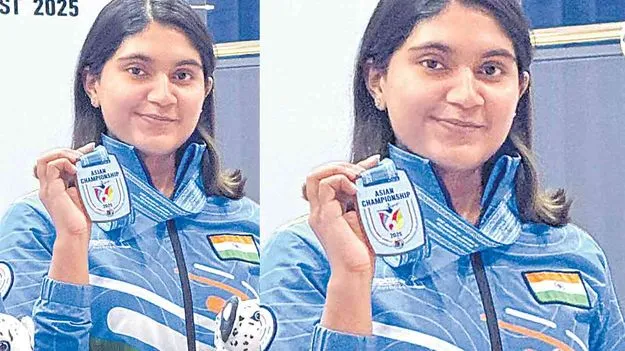 Asian Shooting Championship 2025: ఇషా బృందానికి కాంస్యం