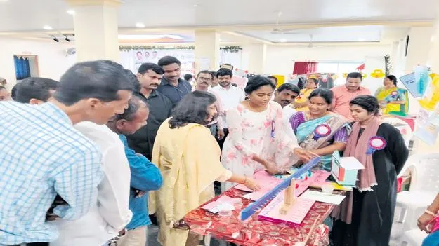 వంద శాతం  ఉత్తీర్ణత సాధించాలి