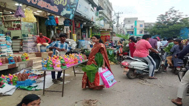 కొలువుదీరిన గణనాథులు
