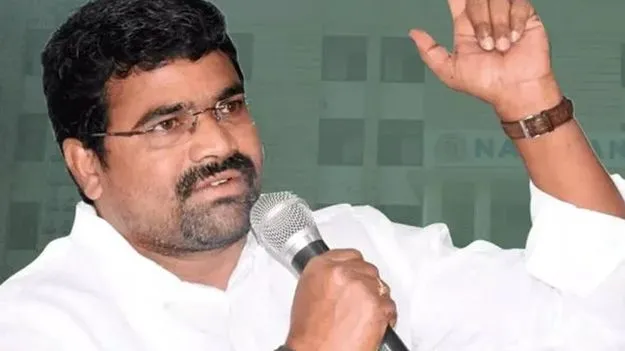Congress Criticism: వరద బాధితులను రెచ్చగొడుతున్న హరీశ్‌