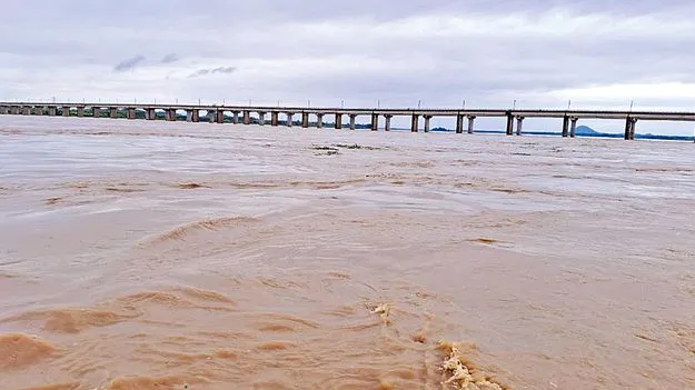 Godavari floods: గోదావరి ఉగ్రరూపం