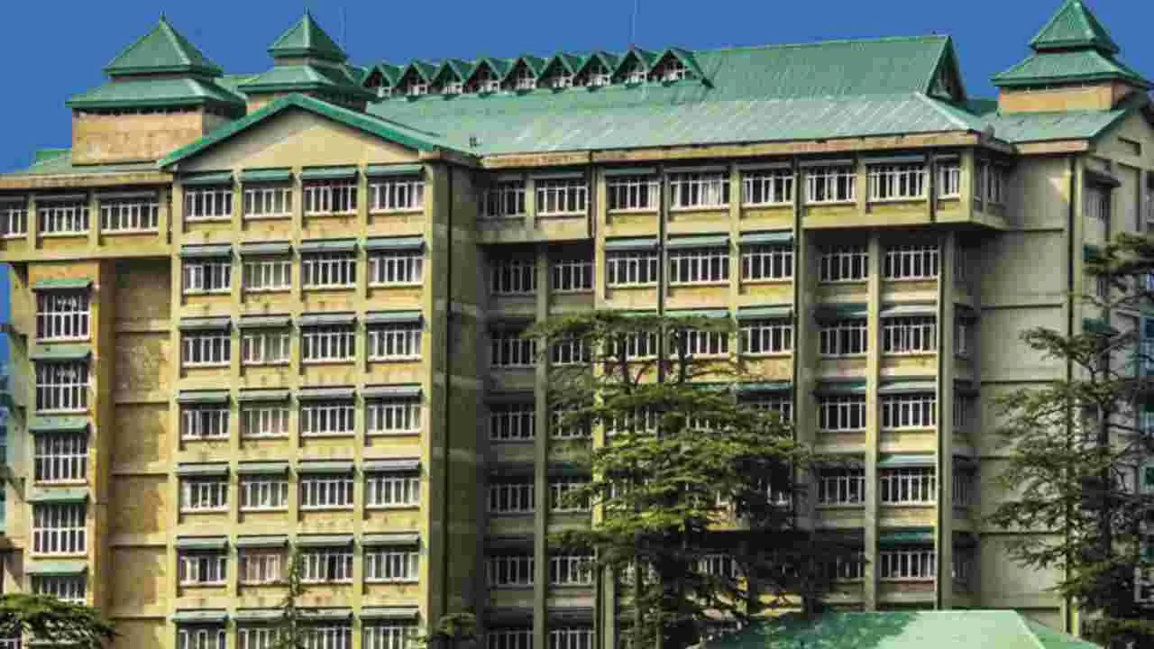 Himachal Pradesh High Court: వేరే దేశాన్ని పొగడడం నేరం కాదన్న హిమాచల్‌ హైకోర్టు 