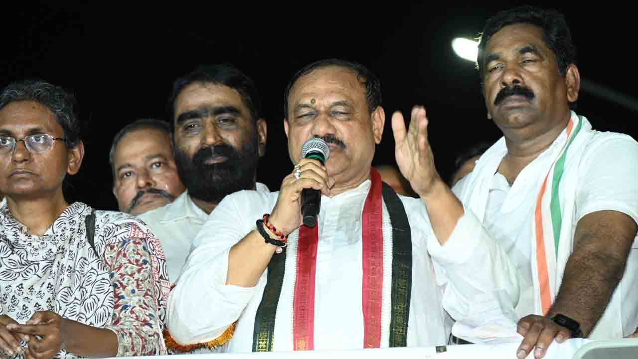 Congress  Janhita Padayatra: వరంగల్ జిల్లాకు చేరిన కాంగ్రెస్ జనహిత పాదయాత్ర.. పాల్గొన్న అగ్రనేతలు