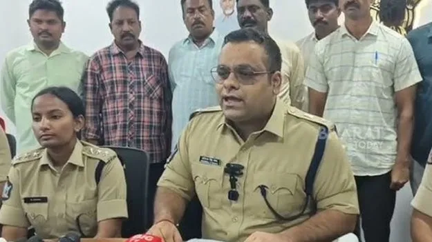 Interstate Robbers Arrested: అంతరాష్ట్ర దొంగలు అరెస్టు