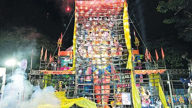 Khairatabad Ganesh: ఖైరతాబాద్‌ గణేశుడి తొలి పూజలకు సీఎం, గవర్నర్‌