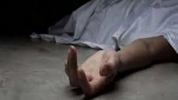 Family Tragedy: కూతురిని చంపి తల్లి ఆత్మహత్య